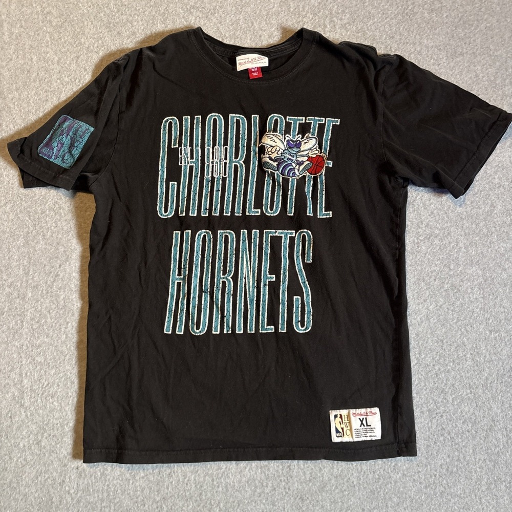 MITCHELL & NESS Hardwood Classics NBA Charlotte Hornets Black T-Shirt Youth XL